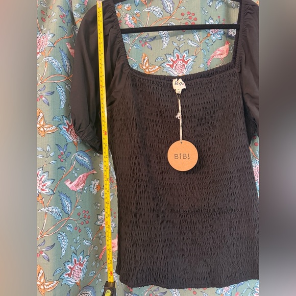 Bibi black short puff sleeve top nwt - Picture 4 of 6